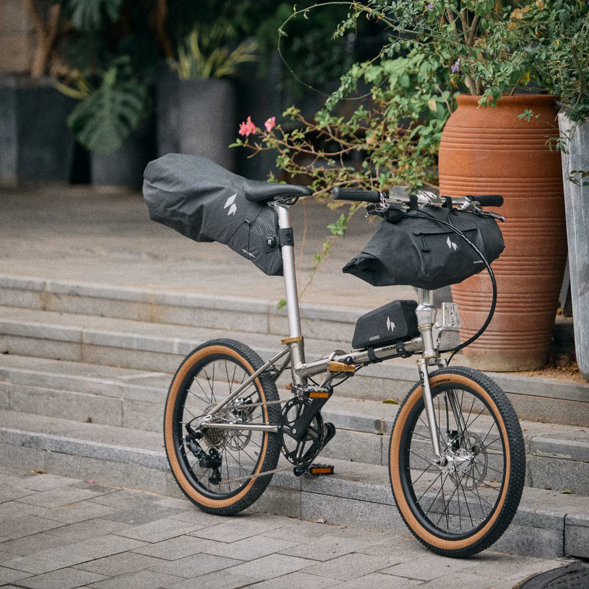 Handlebar Bag Vs Saddle Bag Which Bike Bag Should You Use