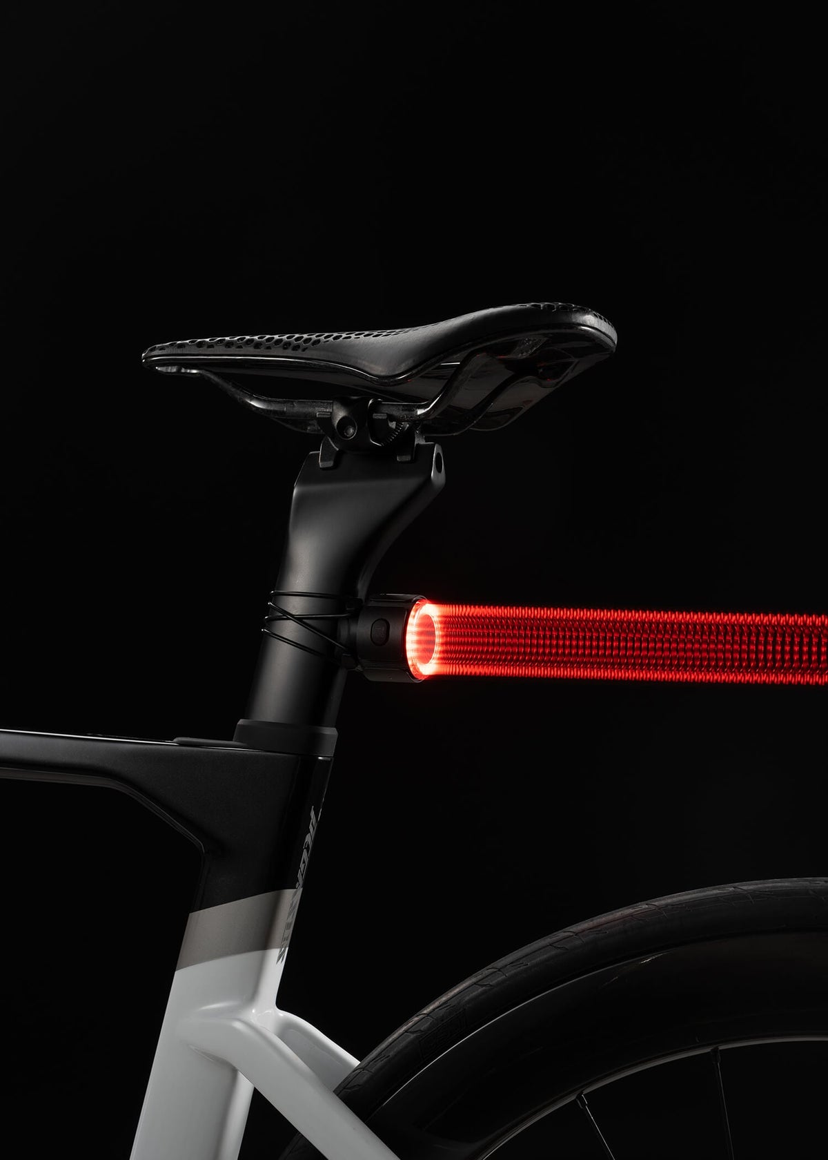 Road To Sky - SUPER6 Rear Light Anti-Lost USB-C