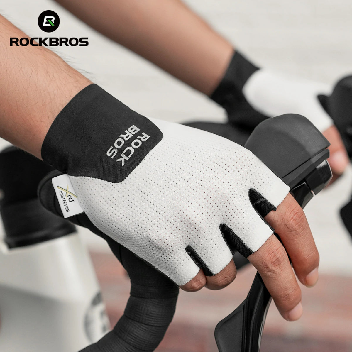 Palm mesh for airflow and sweat reduction#color_white